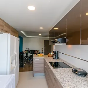 https://hermosa-suite-por-estrenar-piso-13-frente-parque-la-carolina.hotelsquito.com